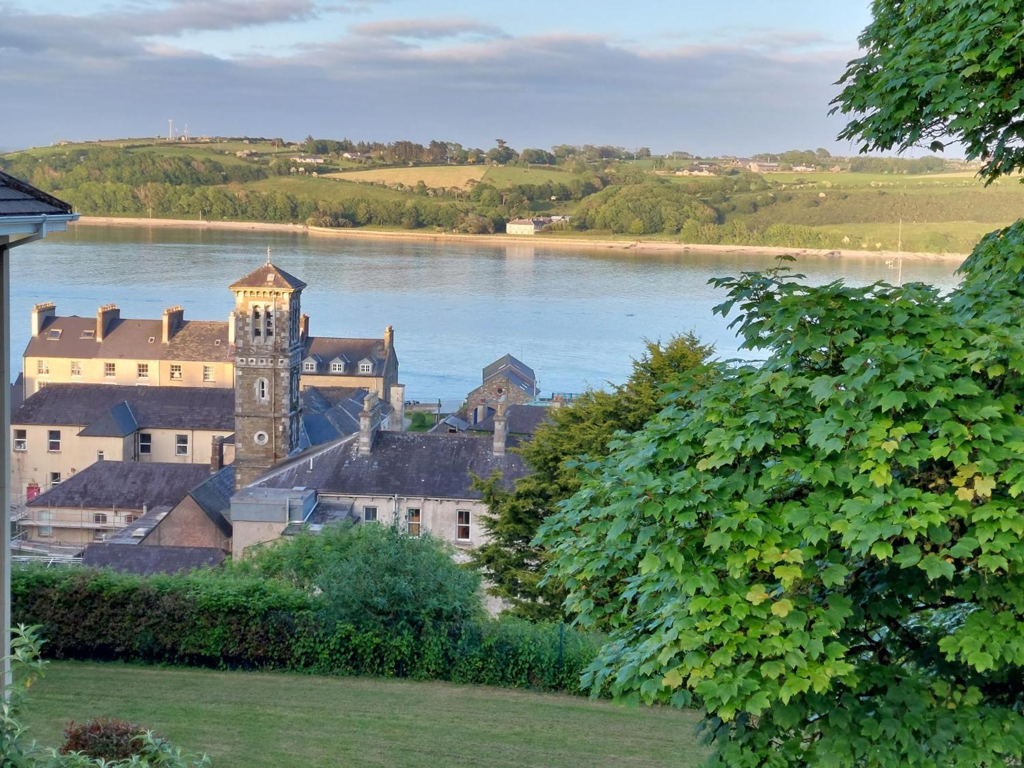 Sea Whispers - My Charming Costal Retreat In Youghal Exterior foto